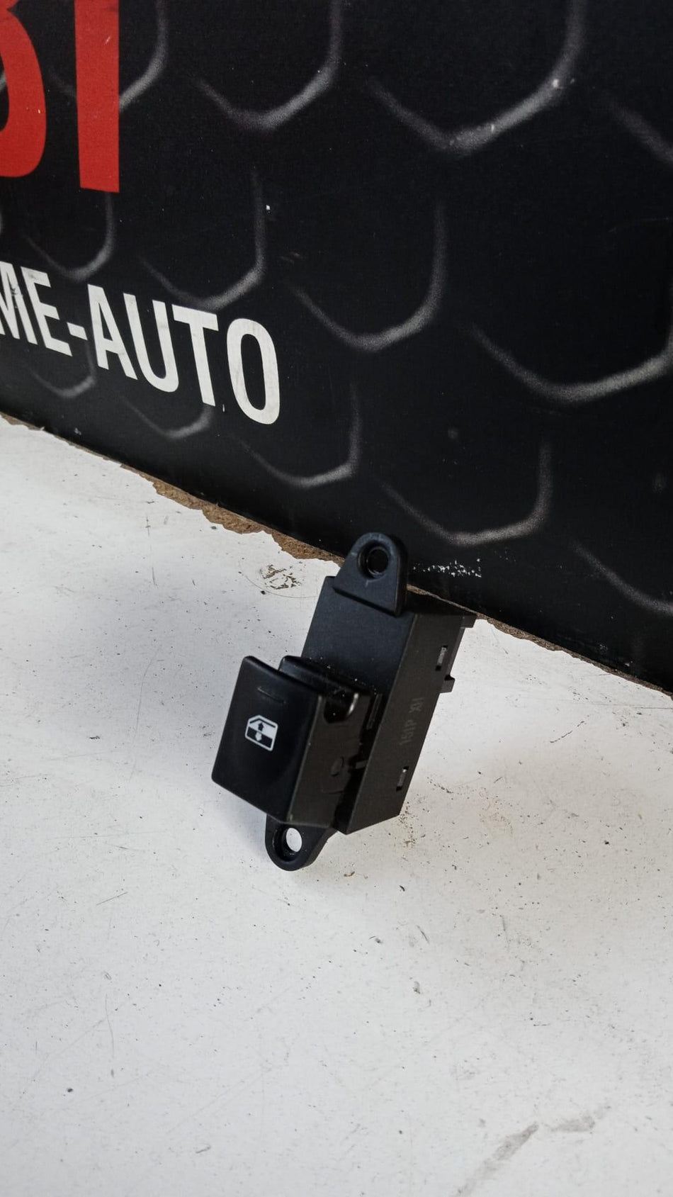 Pulsante alzavetro anteriore dx EVO 5 Serie (23>)