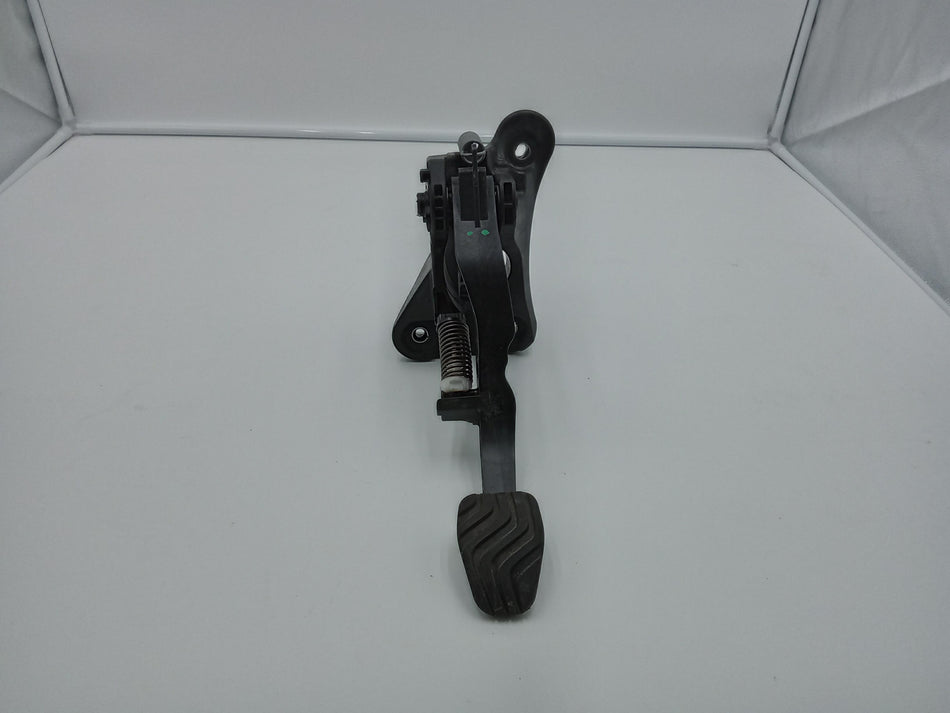 Pedale frizione DACIA Sandero Serie (21>)