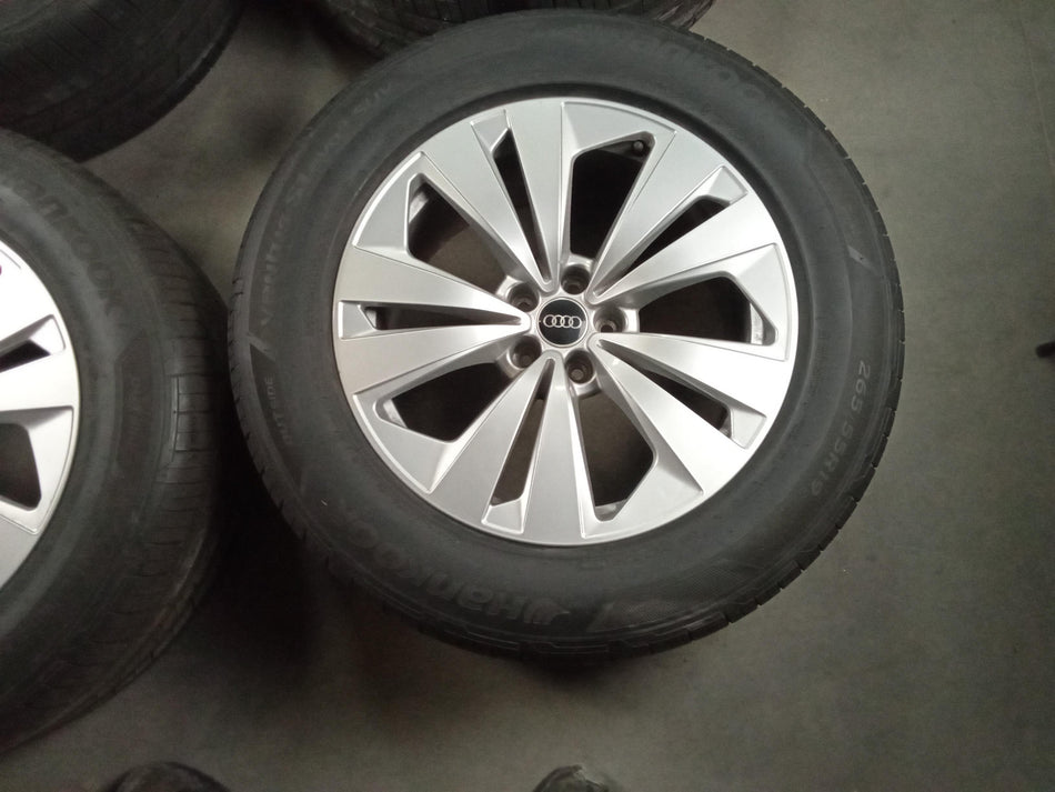 Cerchi completi di gomme AUDI Q8 Serie (4MN) (18>)