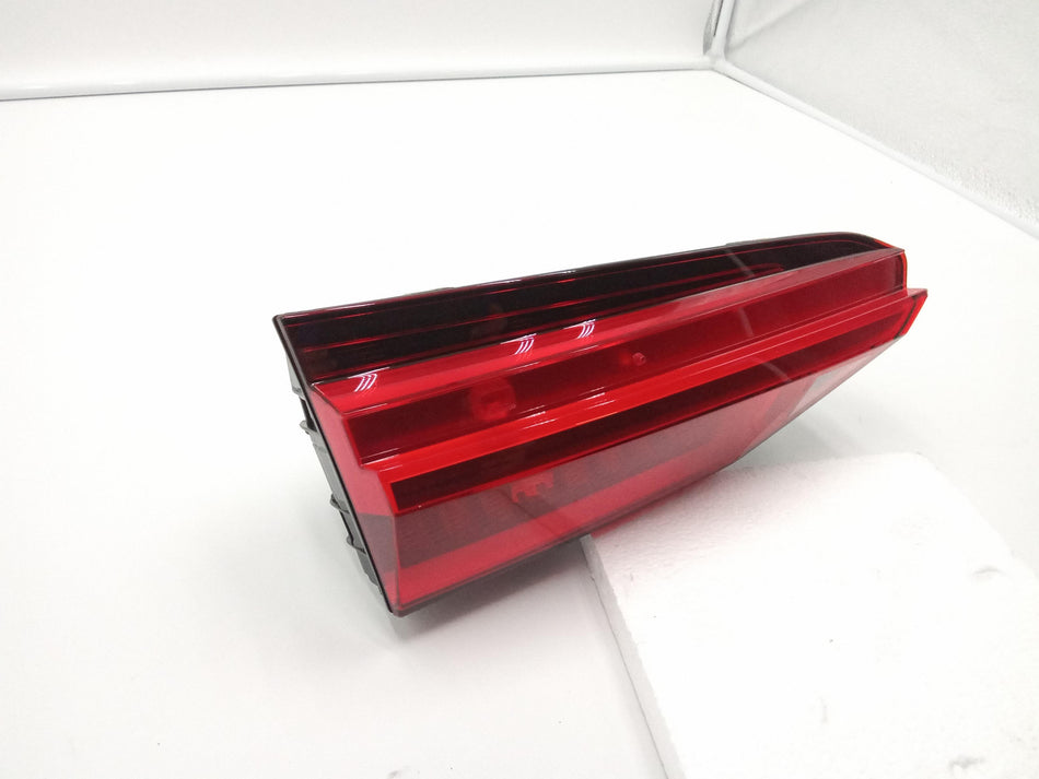 Fanale posteriore SX a LED integrato nel portellone AUDI A6 Avant Serie C8 (4A5) (18>)