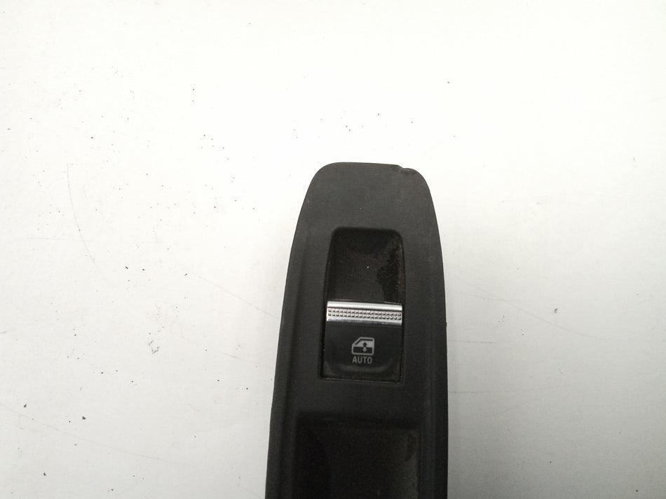 Pulsantiera Posteriore Sinistra RENAULT Clio Serie IV (12>19)