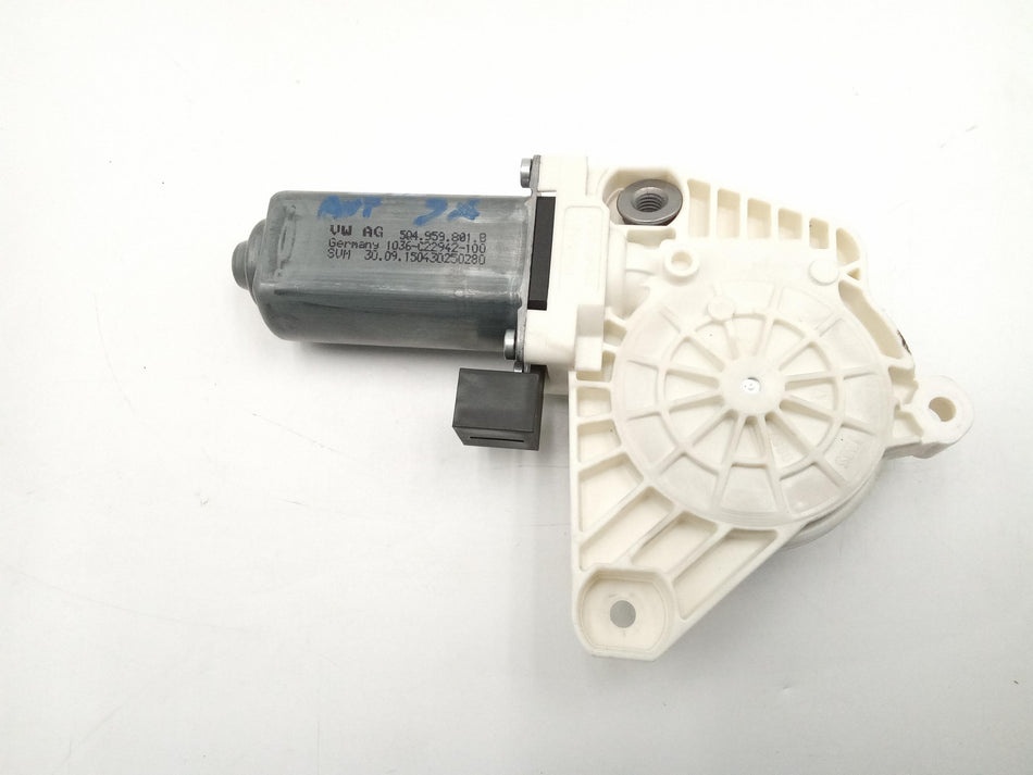 Motorino Alzavetro Anteriore Sinistro VOLKSWAGEN Passat Variant B8 (3G5, CB5) (14>)