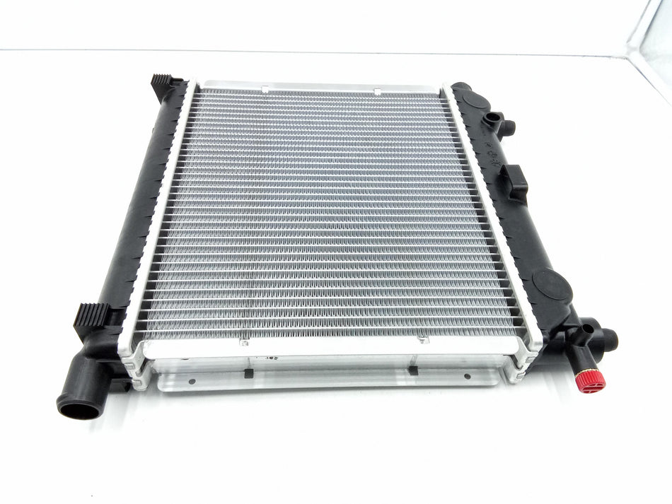 Radiatore acqua MERCEDES Classe E W124