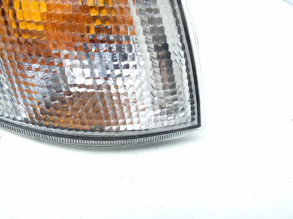 Freccia fanalino ant DX NISSAN Primera Berlina
