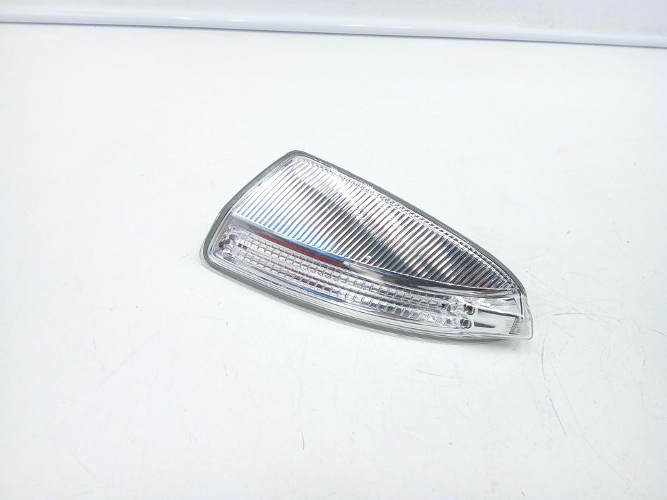 Freccia fanalino ant sx MERCEDES Classe C Berlina W204
