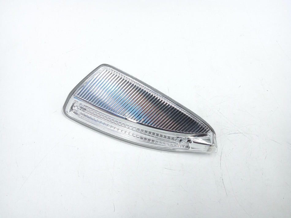 Freccia fanalino ant sx MERCEDES Classe C Berlina W204