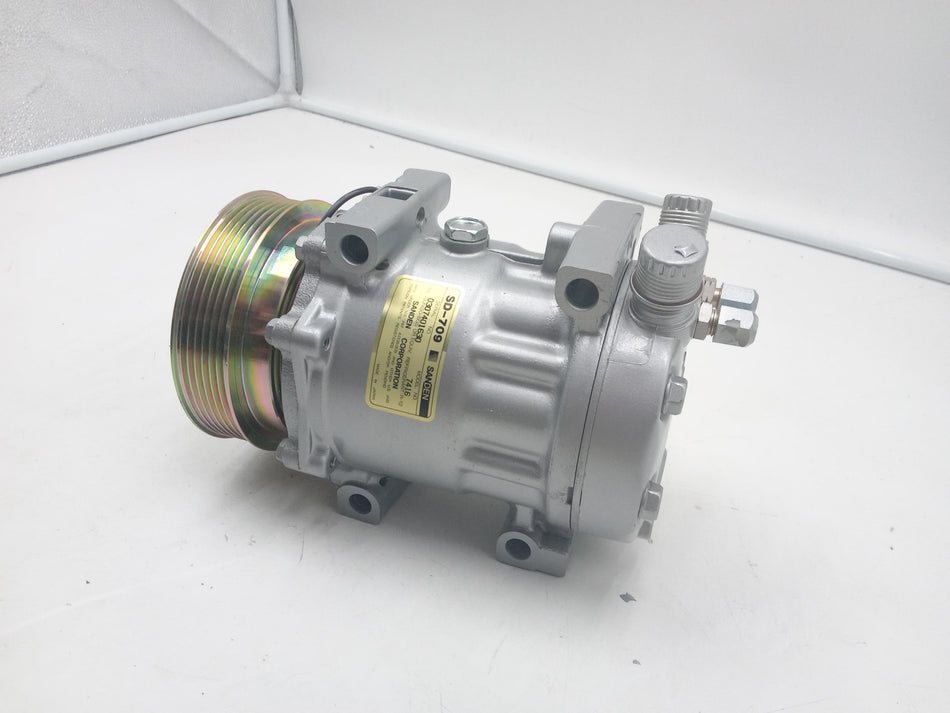 Compressore A/C AUDI 90 Berlina Serie B2,B3 (812,814,853,893,894,8A2) (84>91)