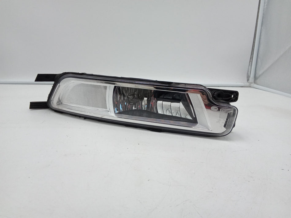 Fendinebbia anteriore DX VOLKSWAGEN Passat Serie B8 (3G2, CB2) (14>)