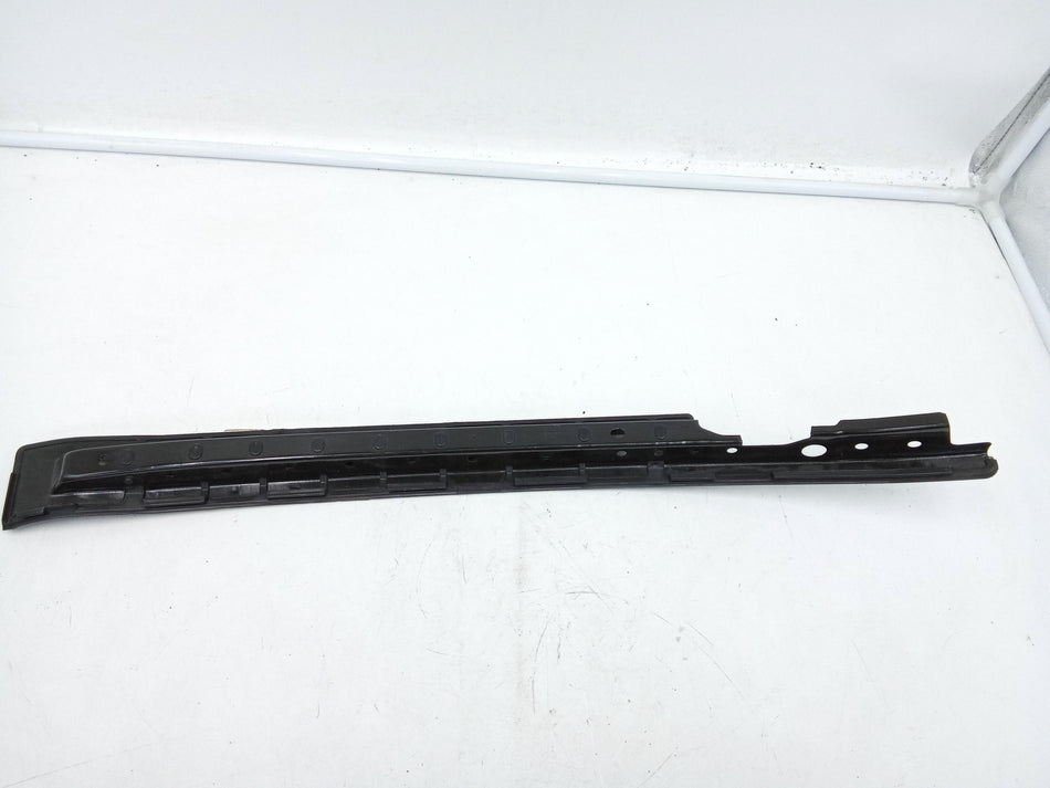 Guarnizione Portiera Anteriore Destra VOLKSWAGEN Golf 5 Berlina (03>08)