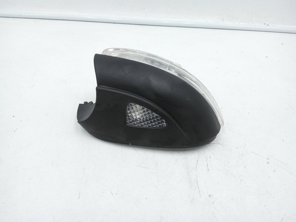 Freccia fanalino ant sx VOLKSWAGEN Golf 6 Berlina (08>12)