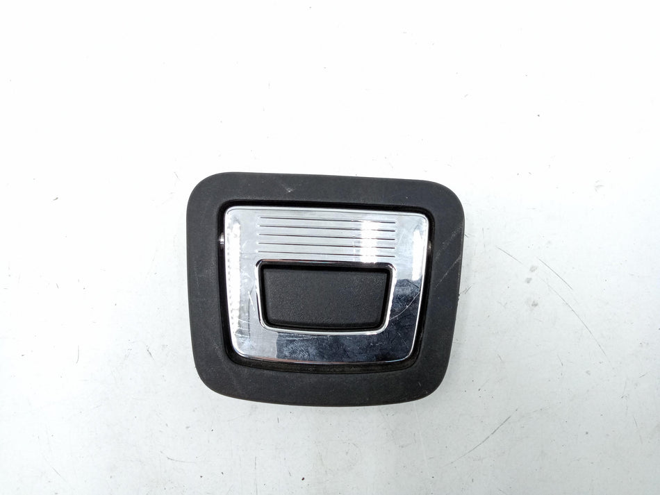 Maniglia tappeto vano baule MERCEDES Classe C Berlina W204