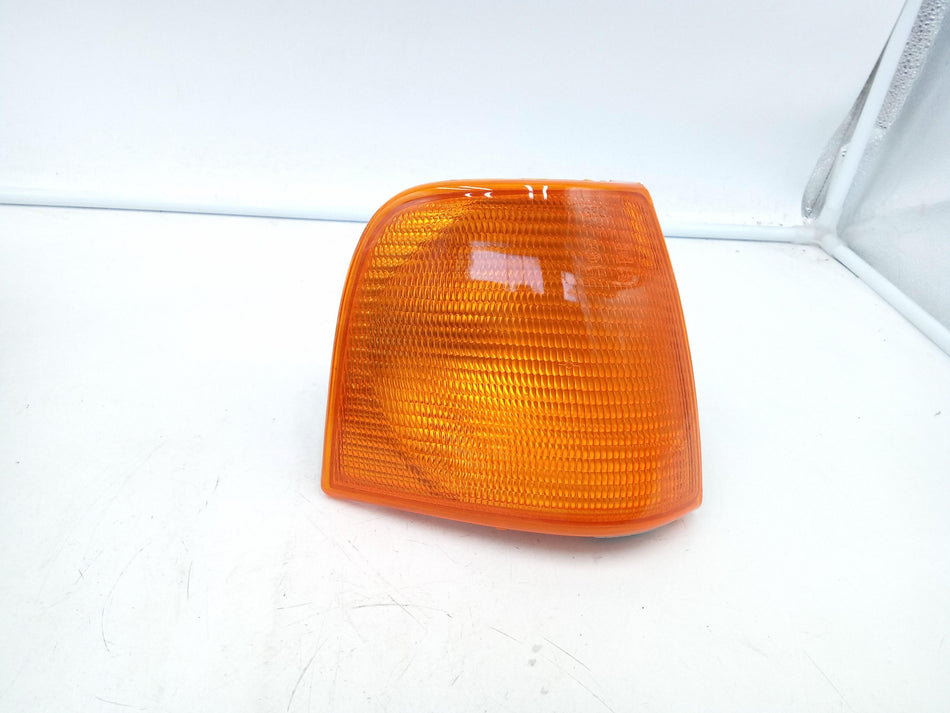 Freccia fanalino ant DX AUDI 100 Avant Serie C3 (445,446) (82>90)