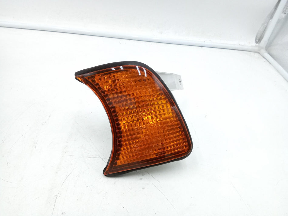 Freccia fanalino ant sx BMW Serie 5 E34 Berlina