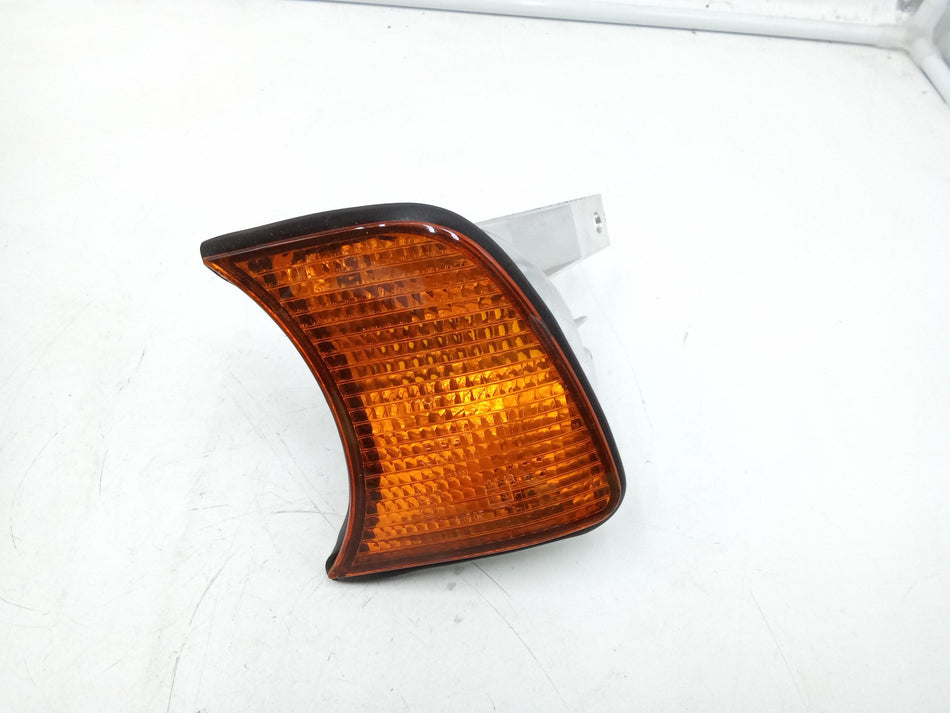 Freccia fanalino ant sx BMW Serie 5 E34 Berlina