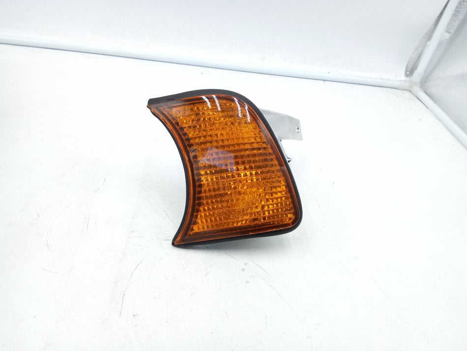 Freccia fanalino ant sx BMW Serie 5 E34 Berlina