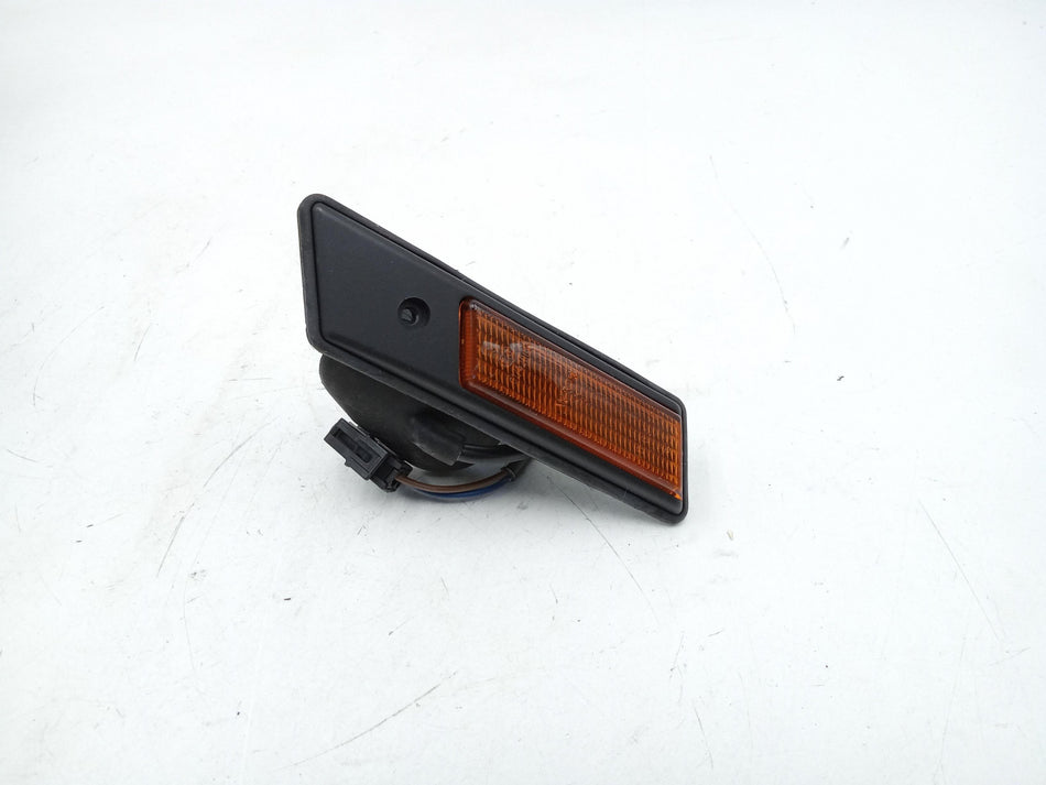 Freccia SX parafango BMW Serie 3 E36 Berlina
