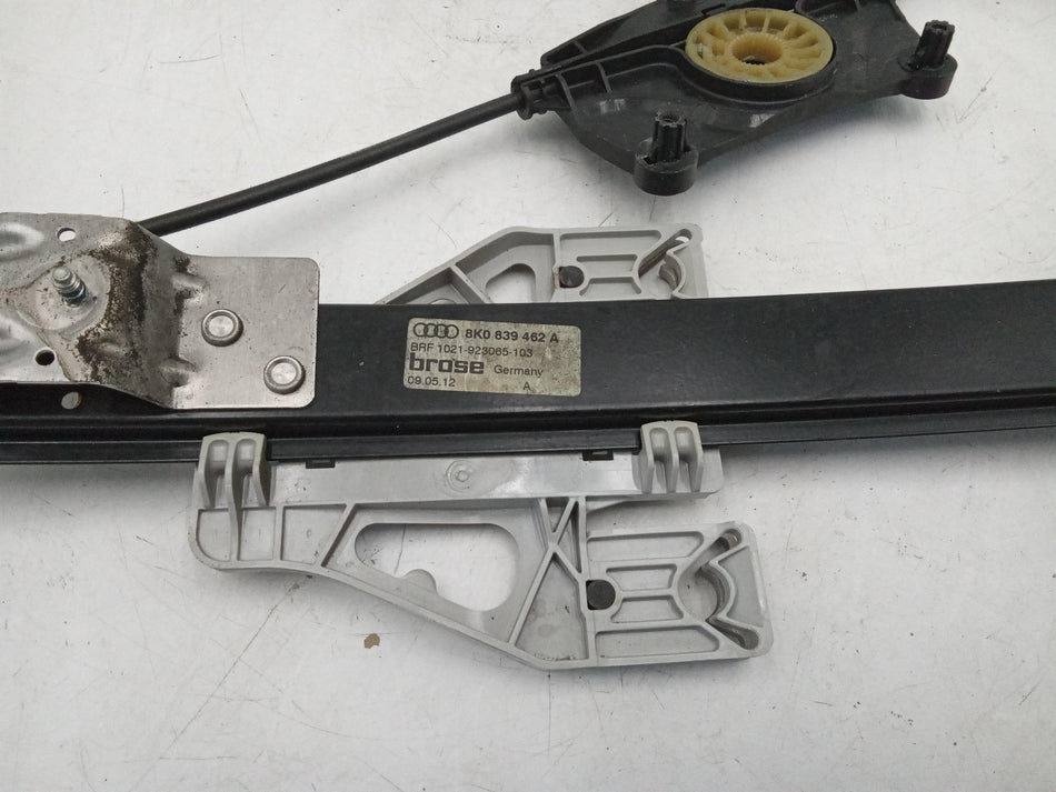 Meccanismo alzavetro Post. DX AUDI A4 Avant (8K5) (08>15)