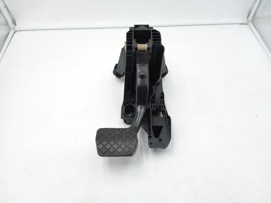 Pedale Freno VOLKSWAGEN Passat Variant B8 (3G5, CB5) (14>)