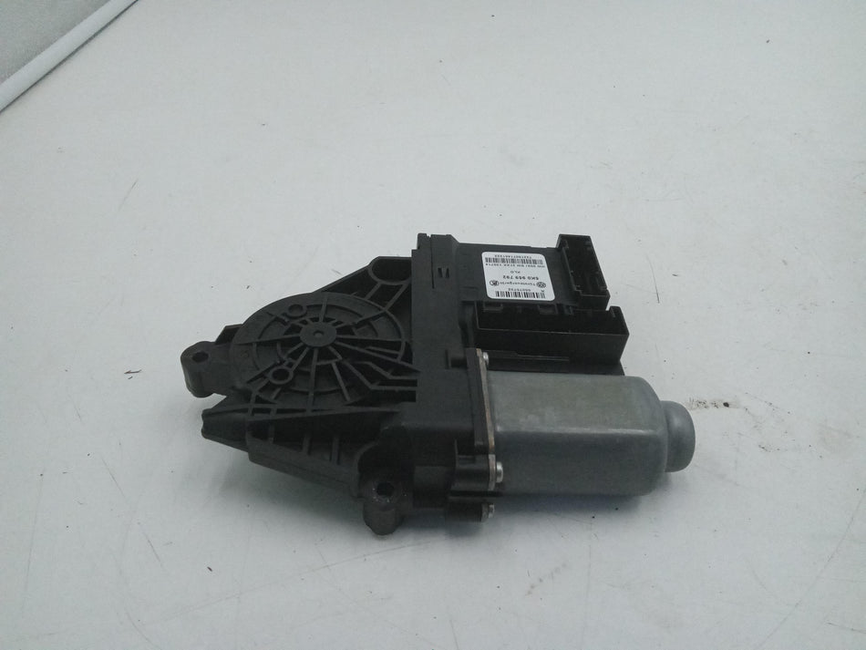 Motorino Alzavetro anteriore destra VOLKSWAGEN Touran 3° Serie