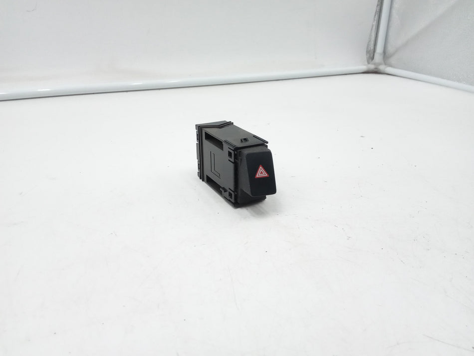 Pulsante luci di emergenza LEXUS UX Serie (19>)