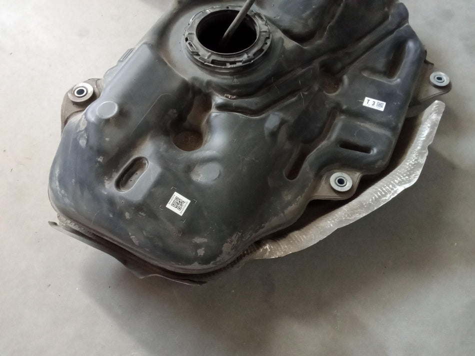 Serbatoio carburante LEXUS UX Serie (19>)