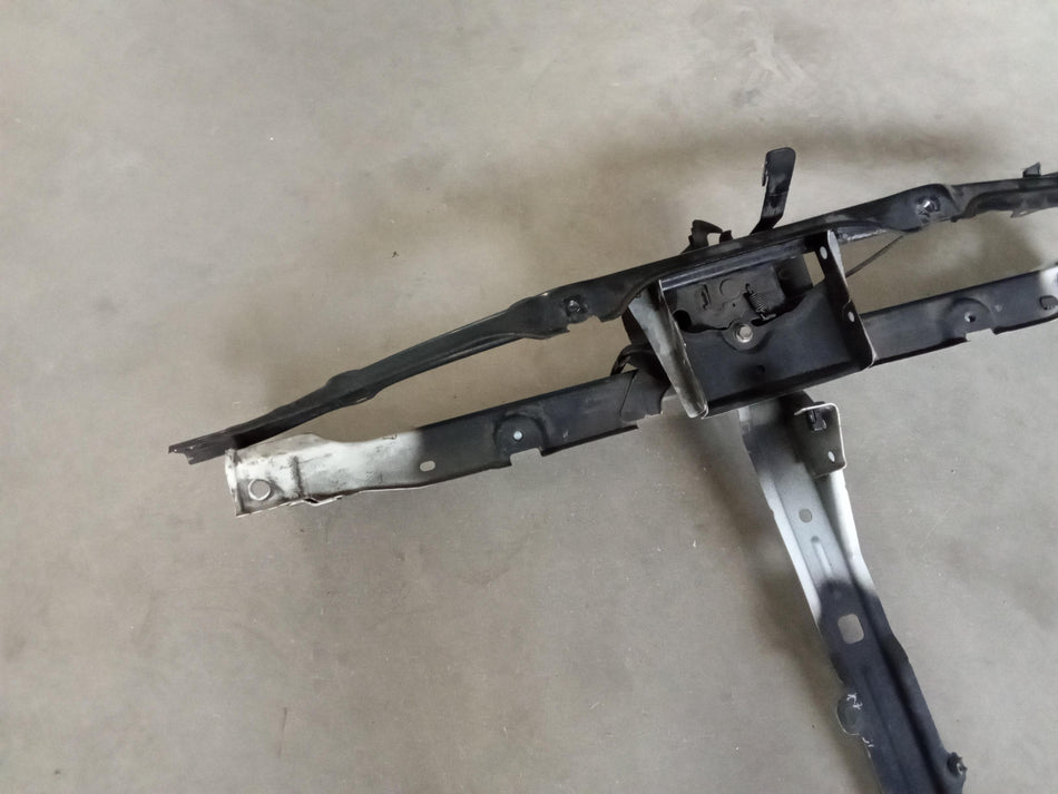 Traversa batticofano LEXUS UX Serie (19>)