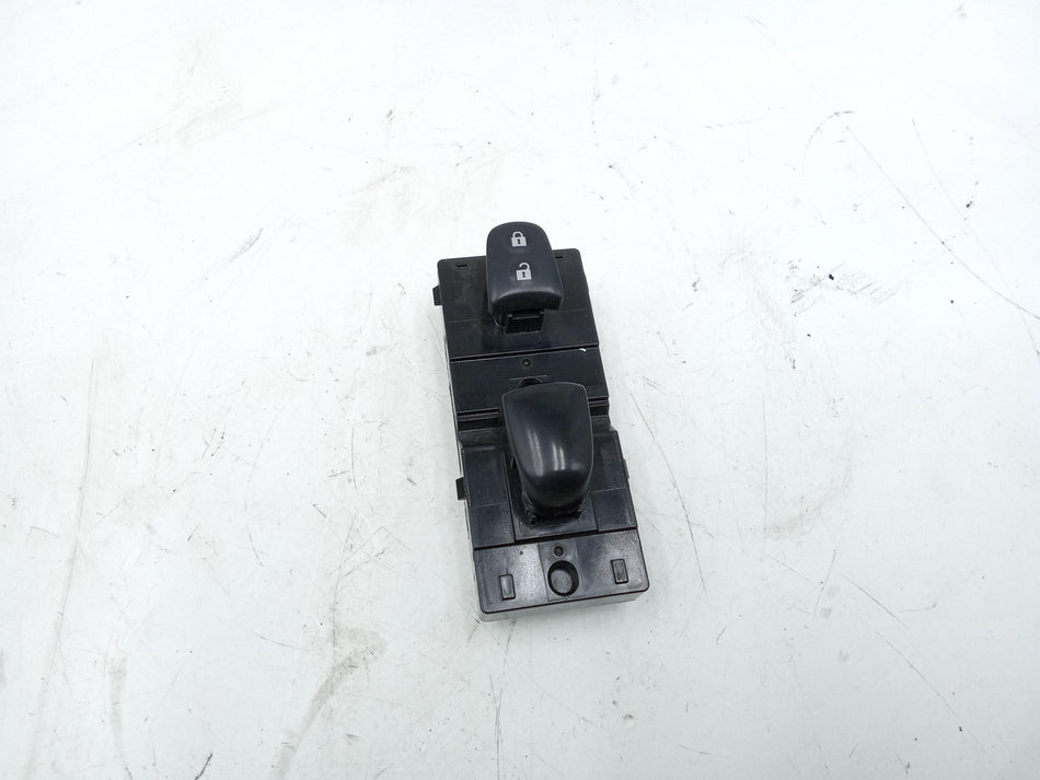 Pulsantiera Anteriore Destra NISSAN Qashqai Serie