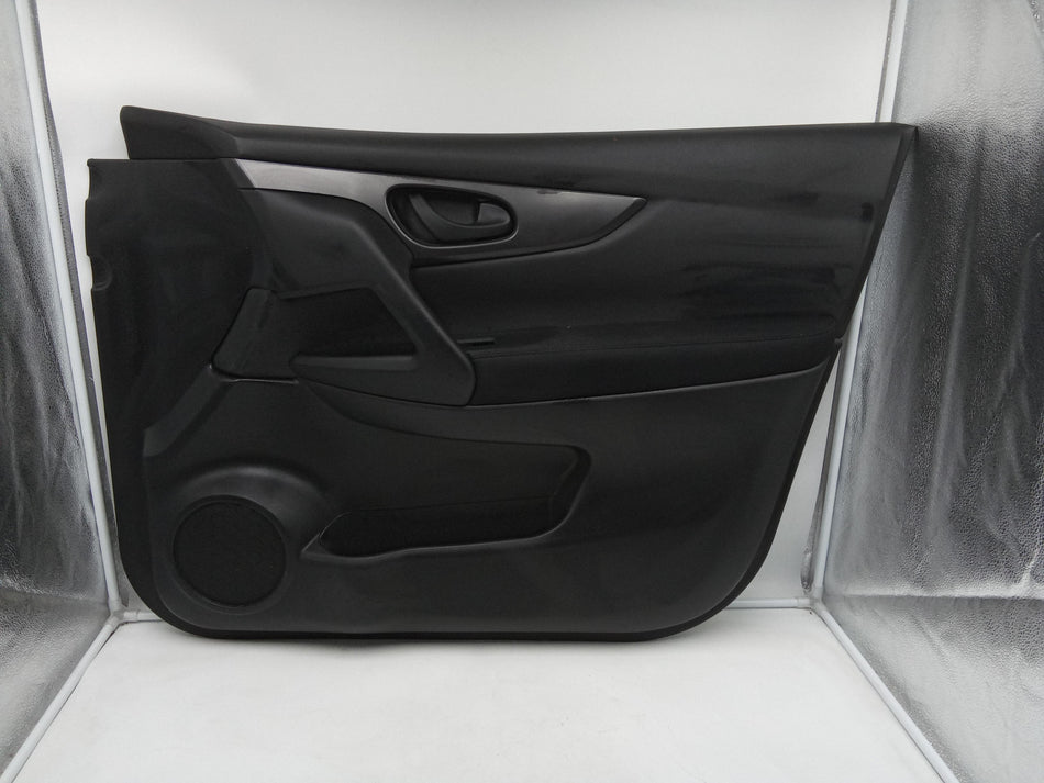 Pannello anteriore destro NISSAN Qashqai Serie