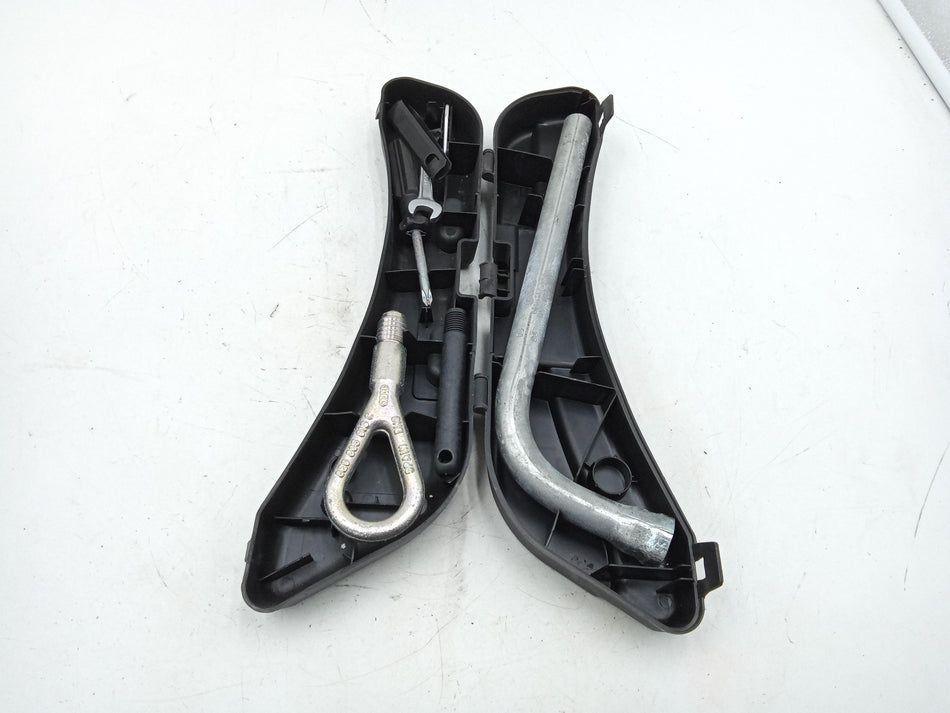 Kit attrezzi AUDI A6 Avant Serie C6 (4F5) (04>12)