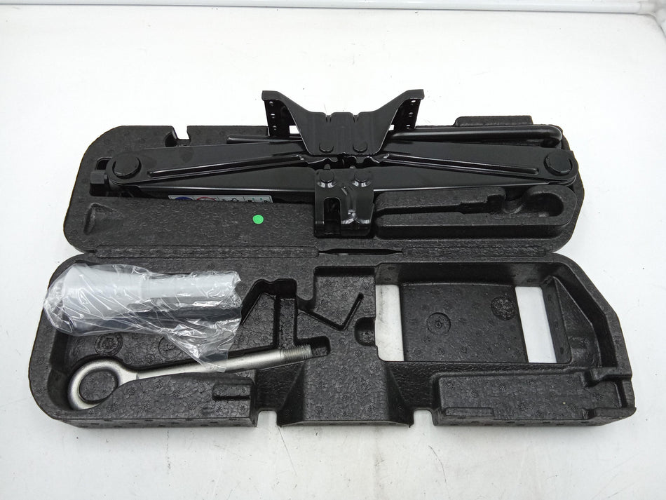 Kit attrezzi FIAT 500 X Serie (15>)