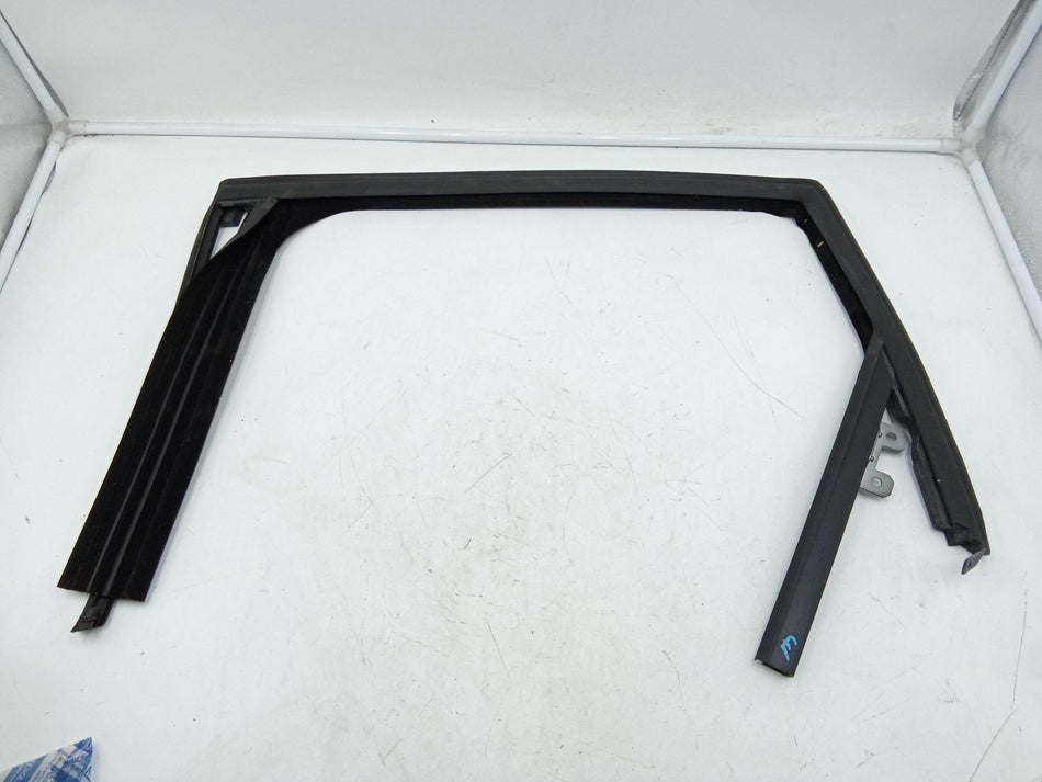 Guarnizione Portiera Posteriore Sinistra ALFA ROMEO 159 Sportwagon Serie (05>11)