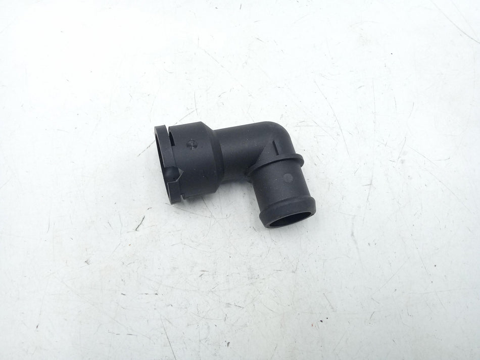Raccordo tubo acqua VOLKSWAGEN Polo 3° Serie