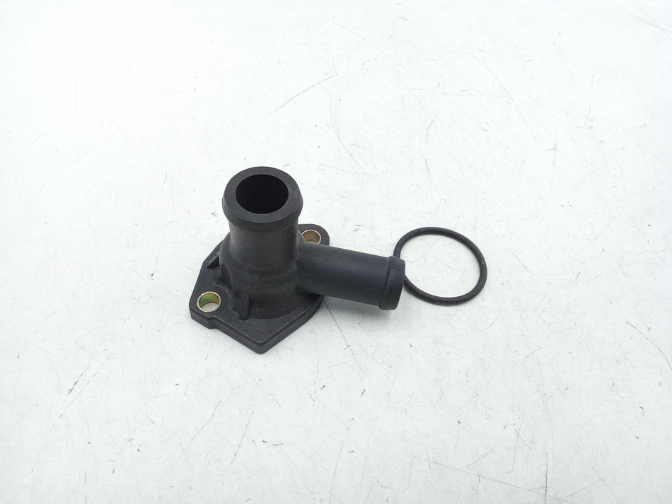Raccordo tubo acqua VOLKSWAGEN Passat Berlina Serie (88>95)