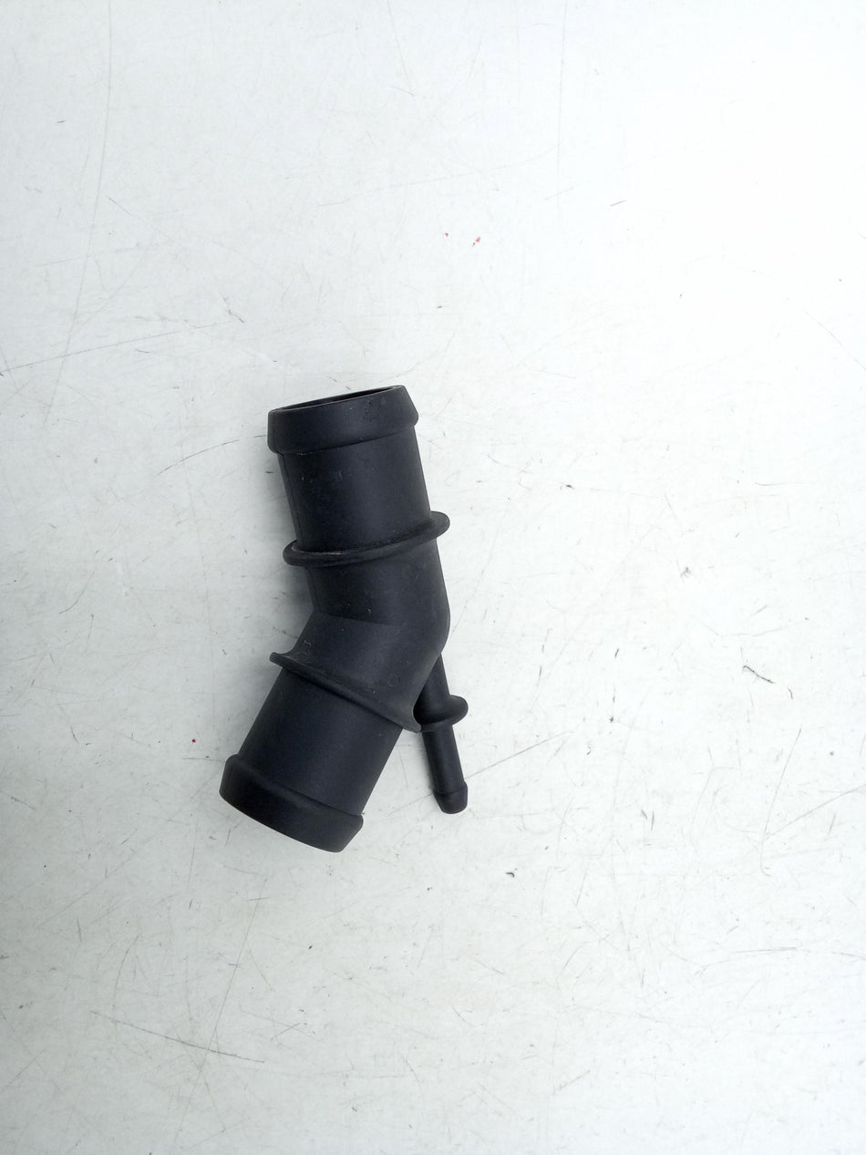 Raccordo tubo acqua AUDI TT Cabrio Serie (8N3) (98>06)