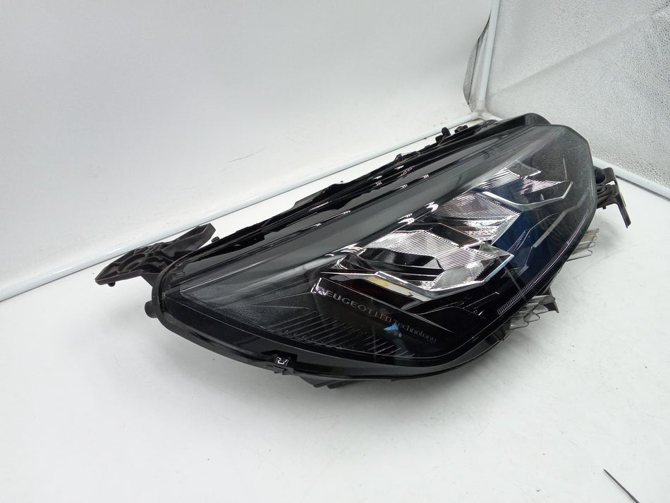 Faro anteriore Destro PEUGEOT 208 Serie (19>)