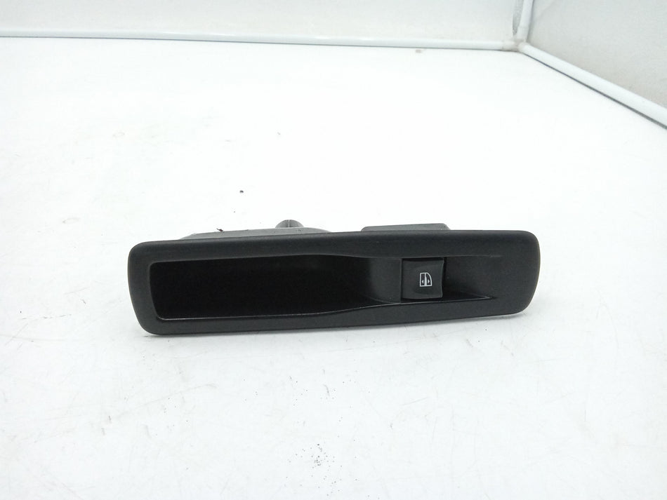 Pulsante Alzavetro Posteriore Sinistro RENAULT Megane III (08>16)