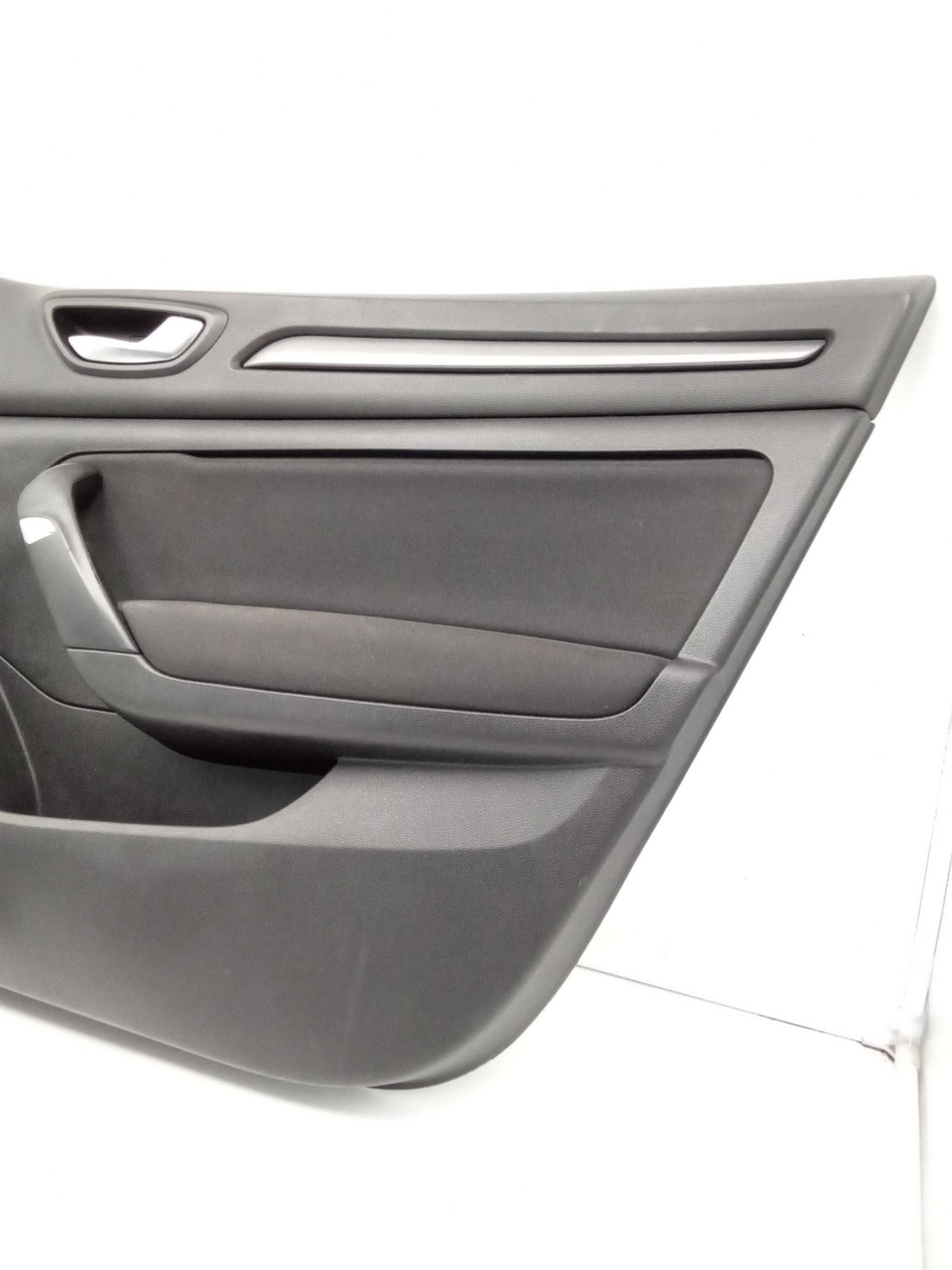 Pannello anteriore destro RENAULT Megane Serie (15>)