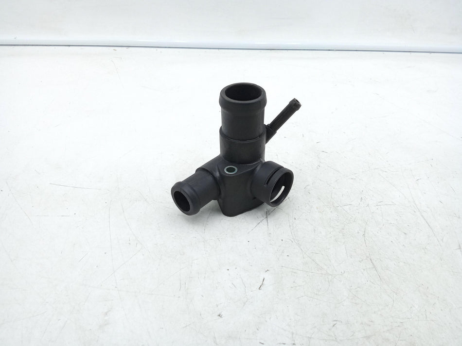 Flangia Termostato VOLKSWAGEN Passat Berlina 2° Serie