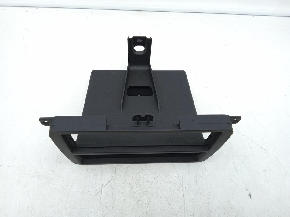 Alloggiamento autoradio VOLKSWAGEN Golf 5 Berlina (03>08)