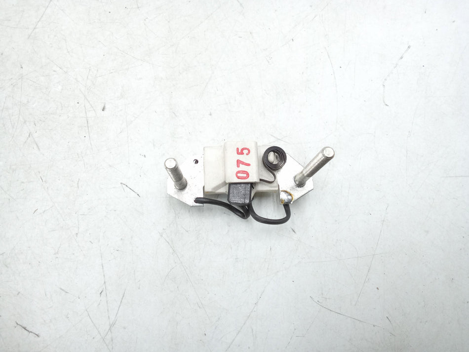 Supporto Spazzola Alternatore MERCEDES Unimog Serie (48>)