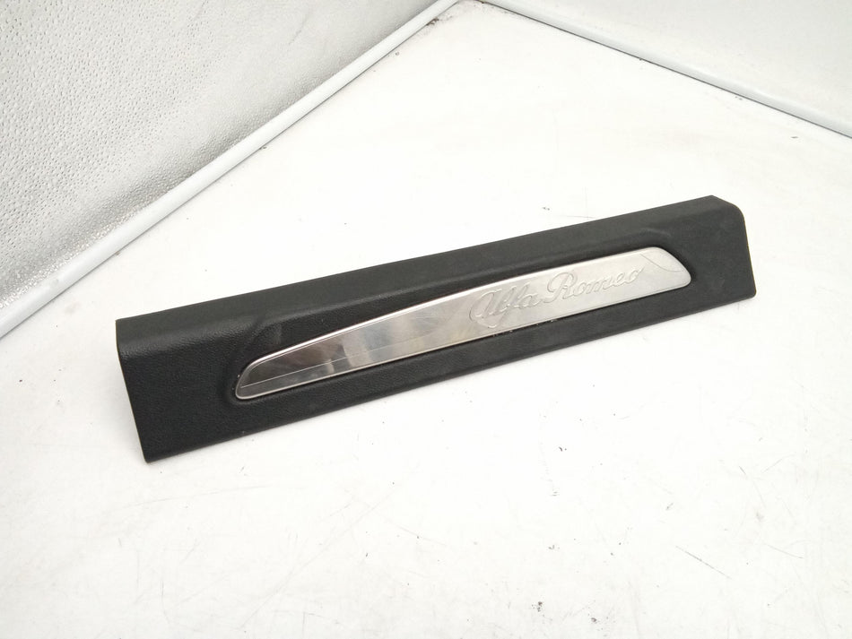 Batticalcagno Anteriore Sinistro ALFA ROMEO Giulia Serie (952_) (16>)