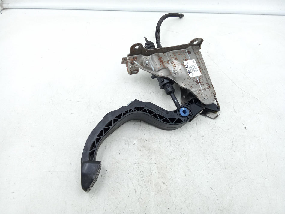 Pedale frizione VOLKSWAGEN Up Serie (122) (16>)