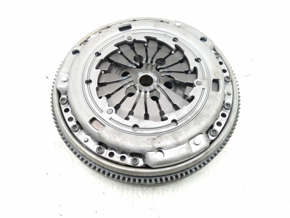 Kit Frizione e Volano VOLKSWAGEN Golf 4 Berlina (97>03)