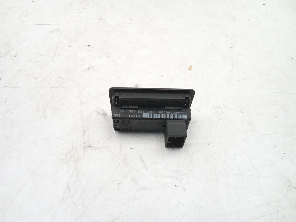 Pulsante apertura portellone posteriore SEAT Alhambra 3° Serie