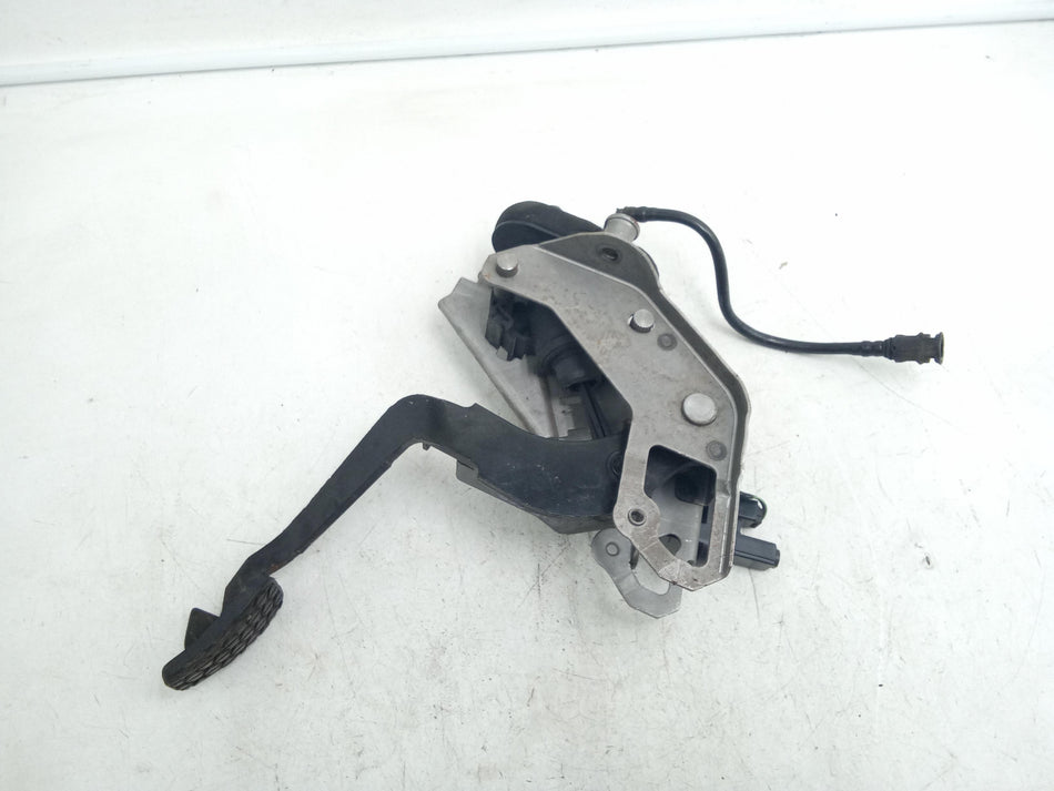 Pedale frizione FORD Fiesta 6° Serie