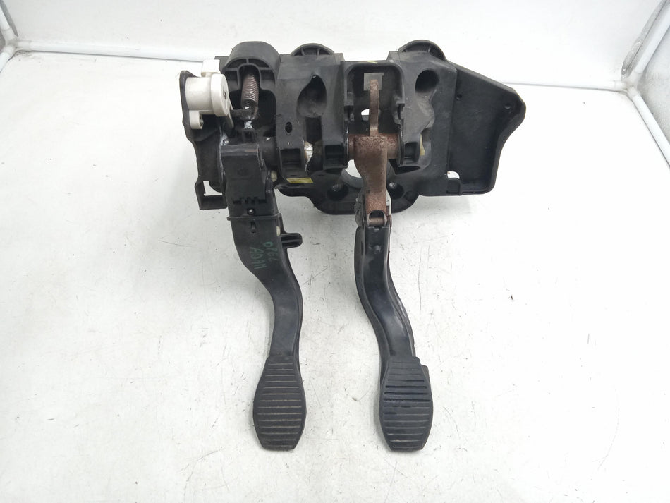 Pedaliera Freno + frizione OPEL Adam 1° Serie