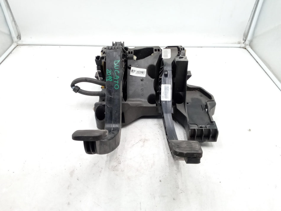 Pedaliera Freno + frizione FIAT Ducato 6° Serie