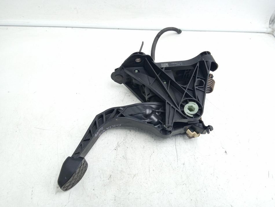 Pedale frizione SKODA Octavia Berlina 4° Serie