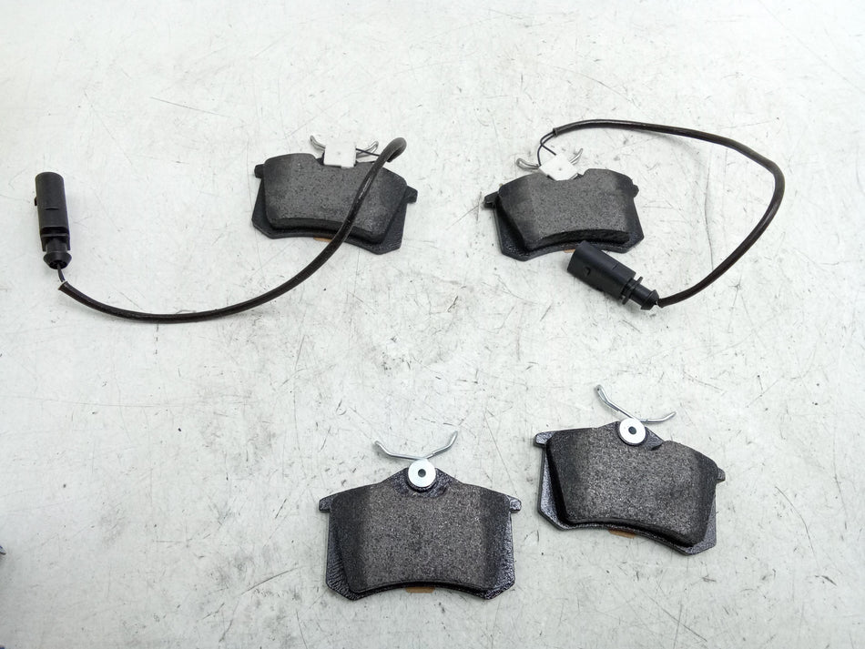 Pastiglie freno posteriori AUDI A4 Avant (8D) (97>00)